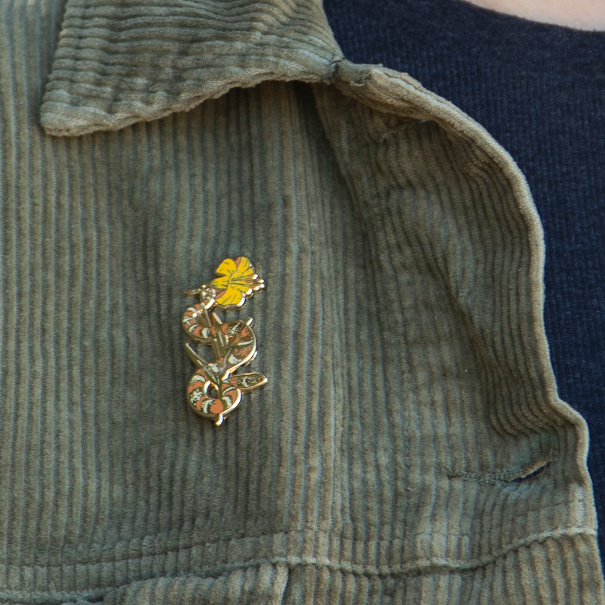 Enamel Pin: CA Kingsnake & Lemon Lily